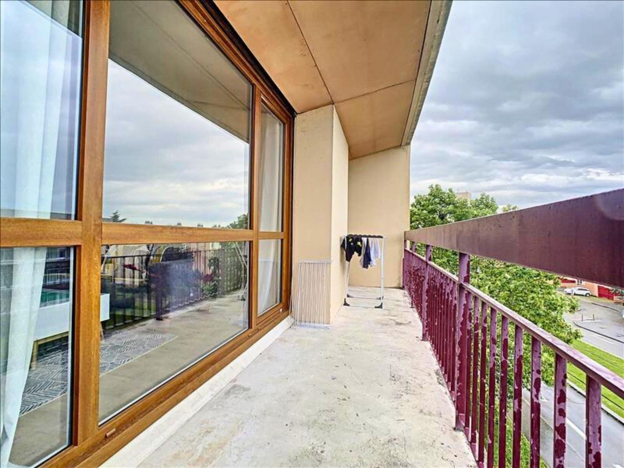 Maison Grands Espaces: Central Stay with Free Parking Le Mans Exterior photo