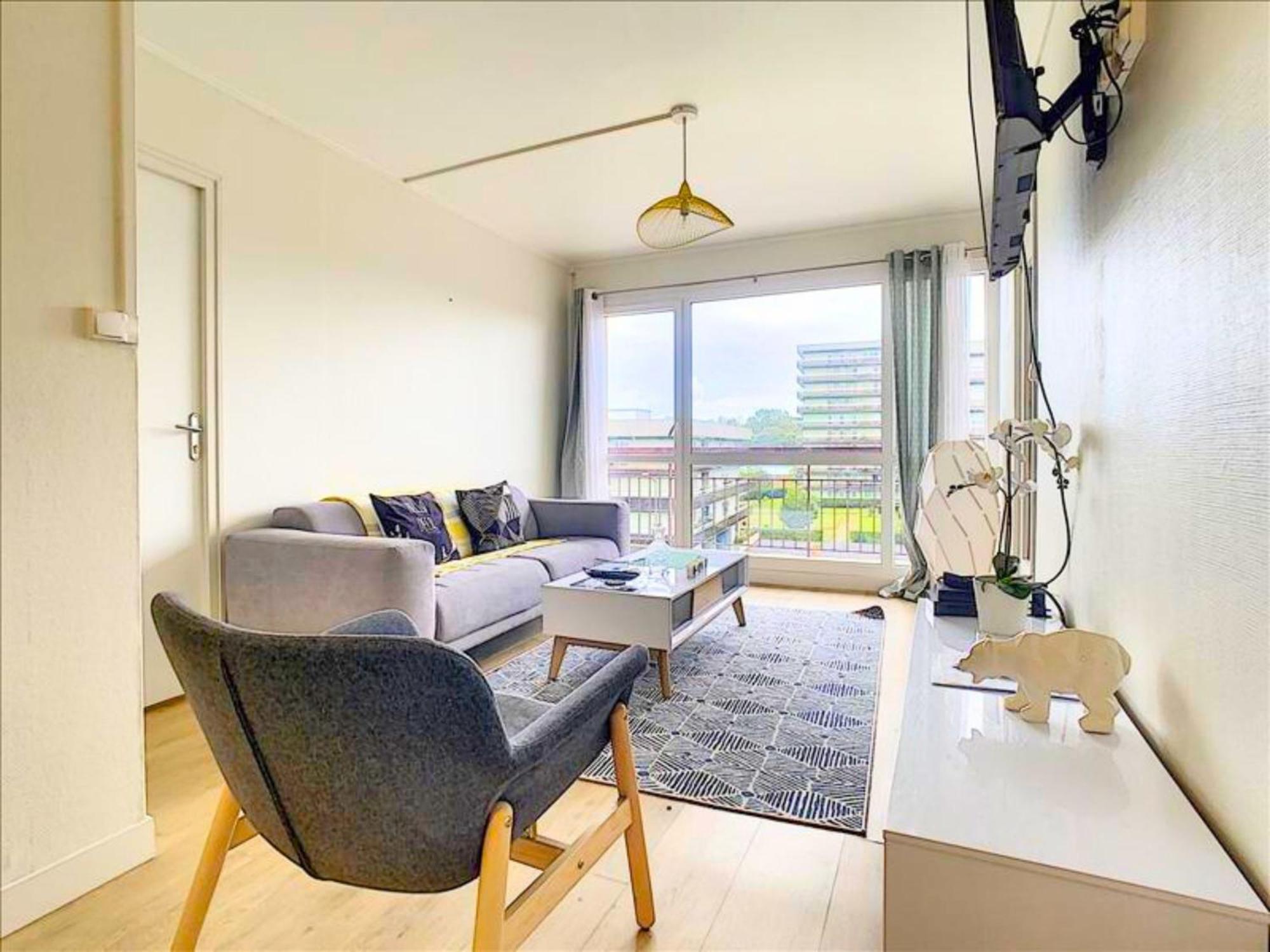 Maison Grands Espaces: Central Stay with Free Parking Le Mans Exterior photo
